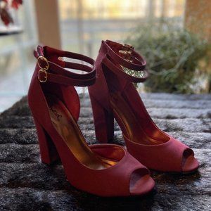 Qupid Maroon | Red Pumps Size 8